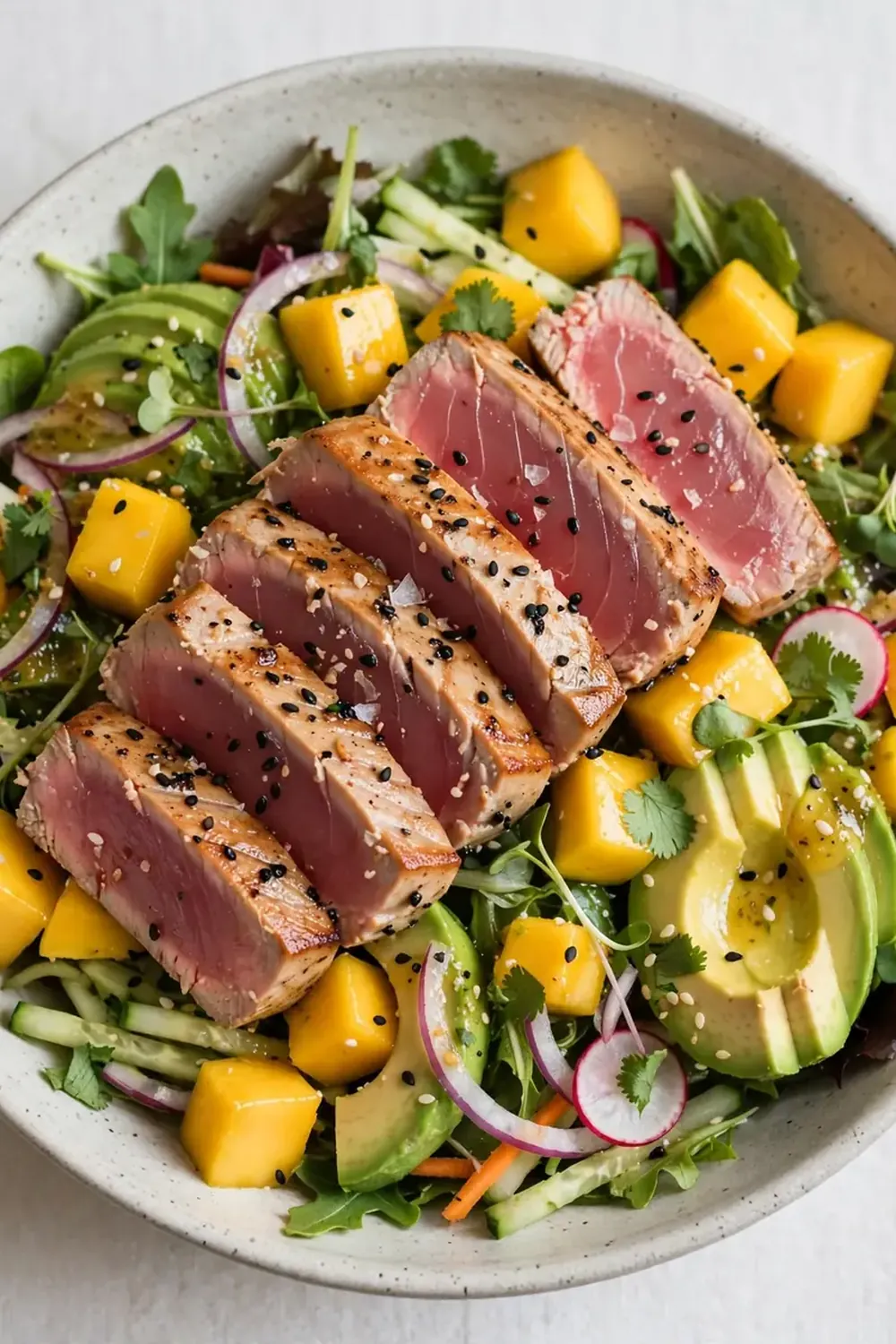 Seared Tuna and Mango Salad Bowl