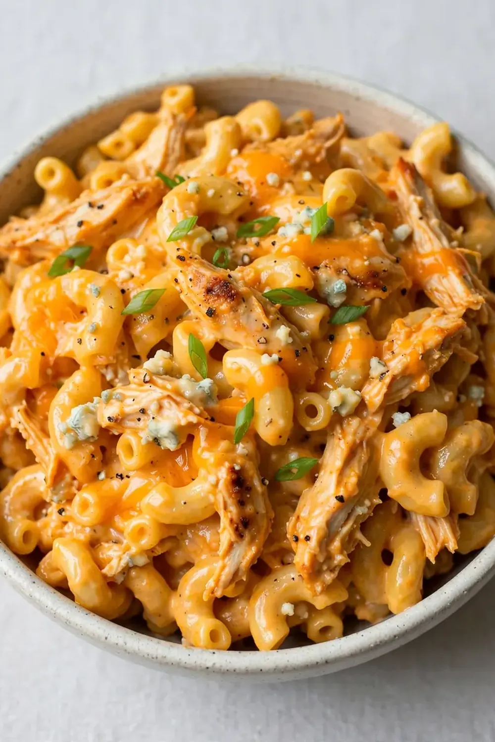 Creamy Buffalo Chicken Mac and Cheese