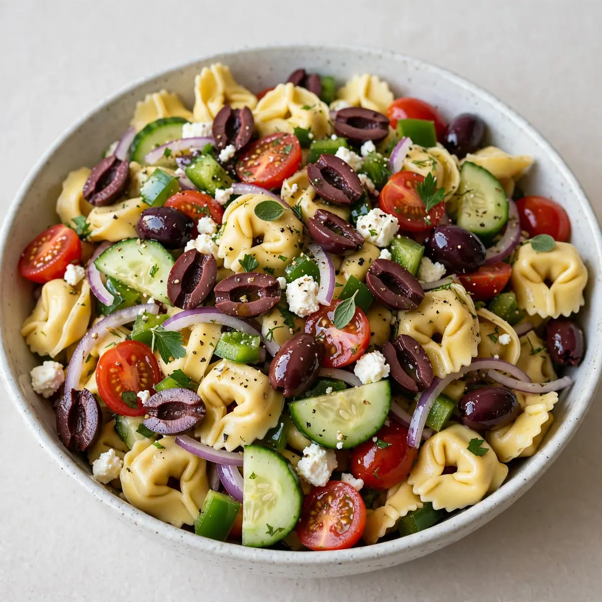 Restauranttauglicher Griechischer Tortellini-Pasta-Salat